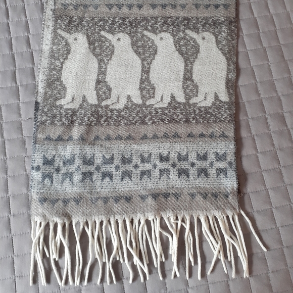 Scarf - Picture 2 of 3